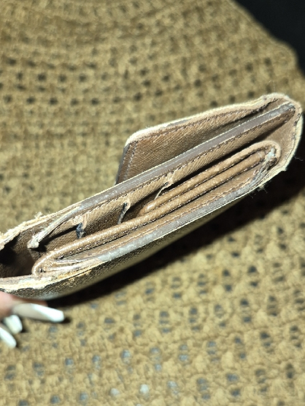 Authentic LV Damier Wallet - Picture 5 of 10